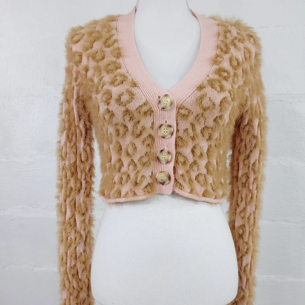 KIMCHI BLUE CROP CARDIGAN (A359)